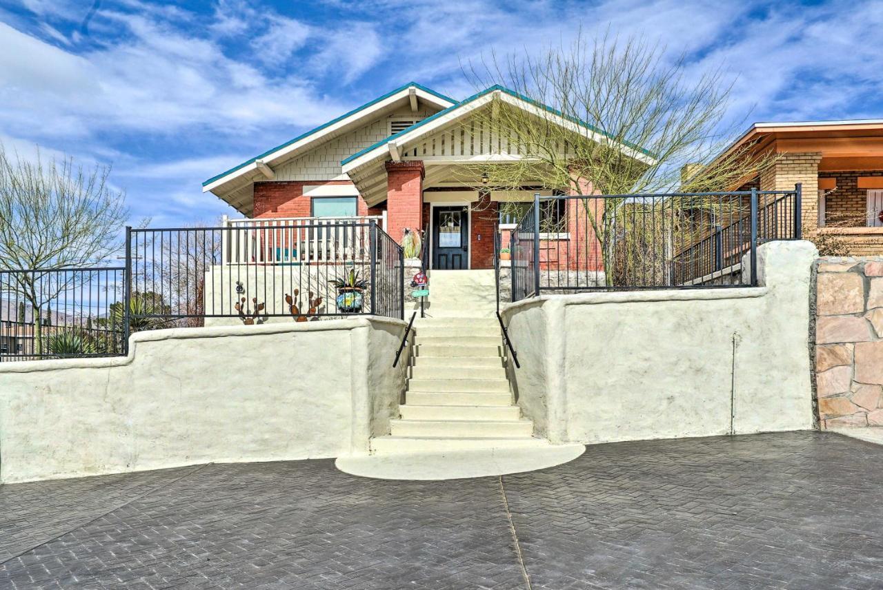 Colorful El Paso Home With Deck And Mtn Views! Exterior photo